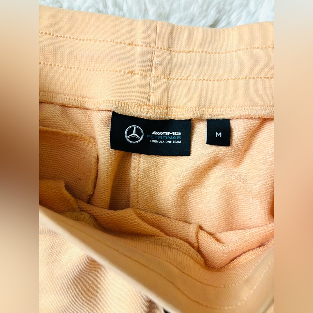 Mercedes AMG F1 Lewis Hamilton 2022 Singapore GP Shorts Size:: Medium - Picture 4 of 6